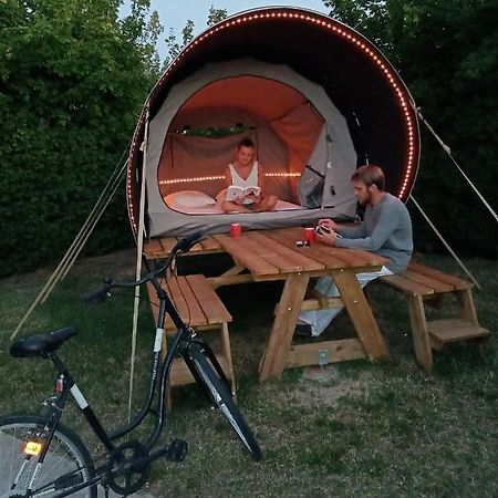 Camping Du Plan D'Eau **** Hotel Saint-Yrieix-sur-Charente Ngoại thất bức ảnh