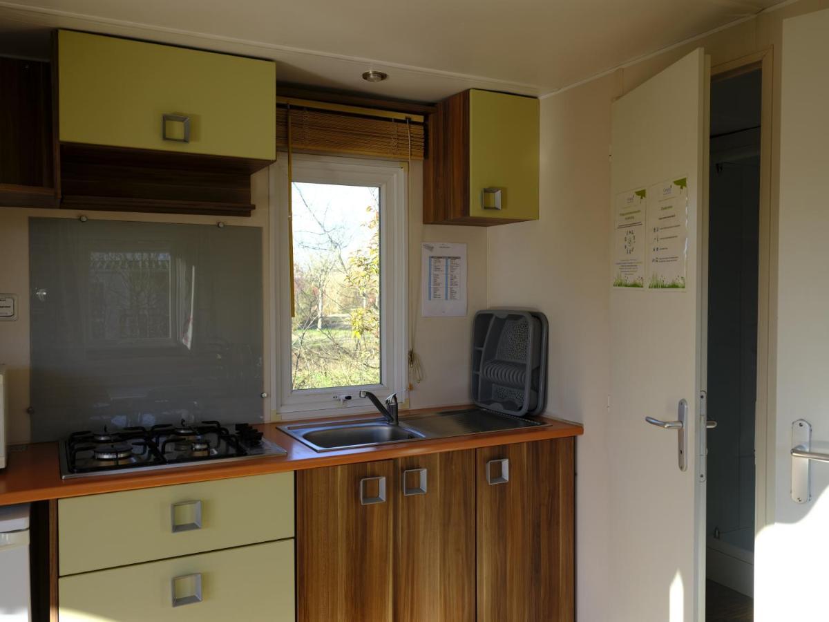 Camping Du Plan D'Eau **** Hotel Saint-Yrieix-sur-Charente Ngoại thất bức ảnh