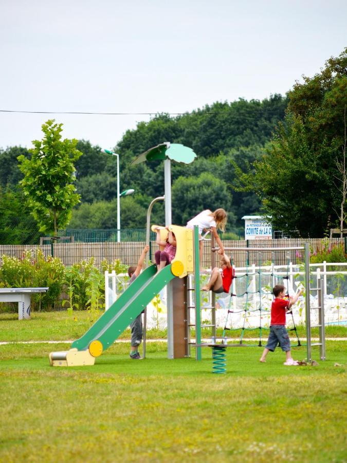 Camping Du Plan D'Eau **** Hotel Saint-Yrieix-sur-Charente Ngoại thất bức ảnh