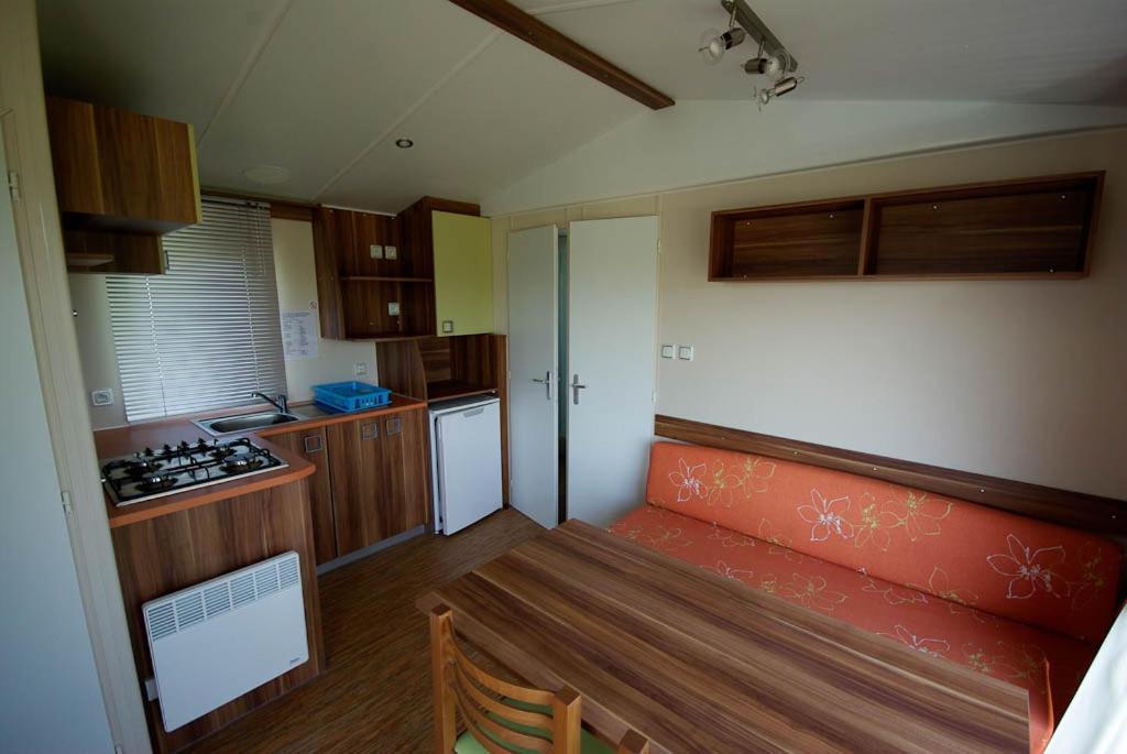 Camping Du Plan D'Eau **** Hotel Saint-Yrieix-sur-Charente Ngoại thất bức ảnh