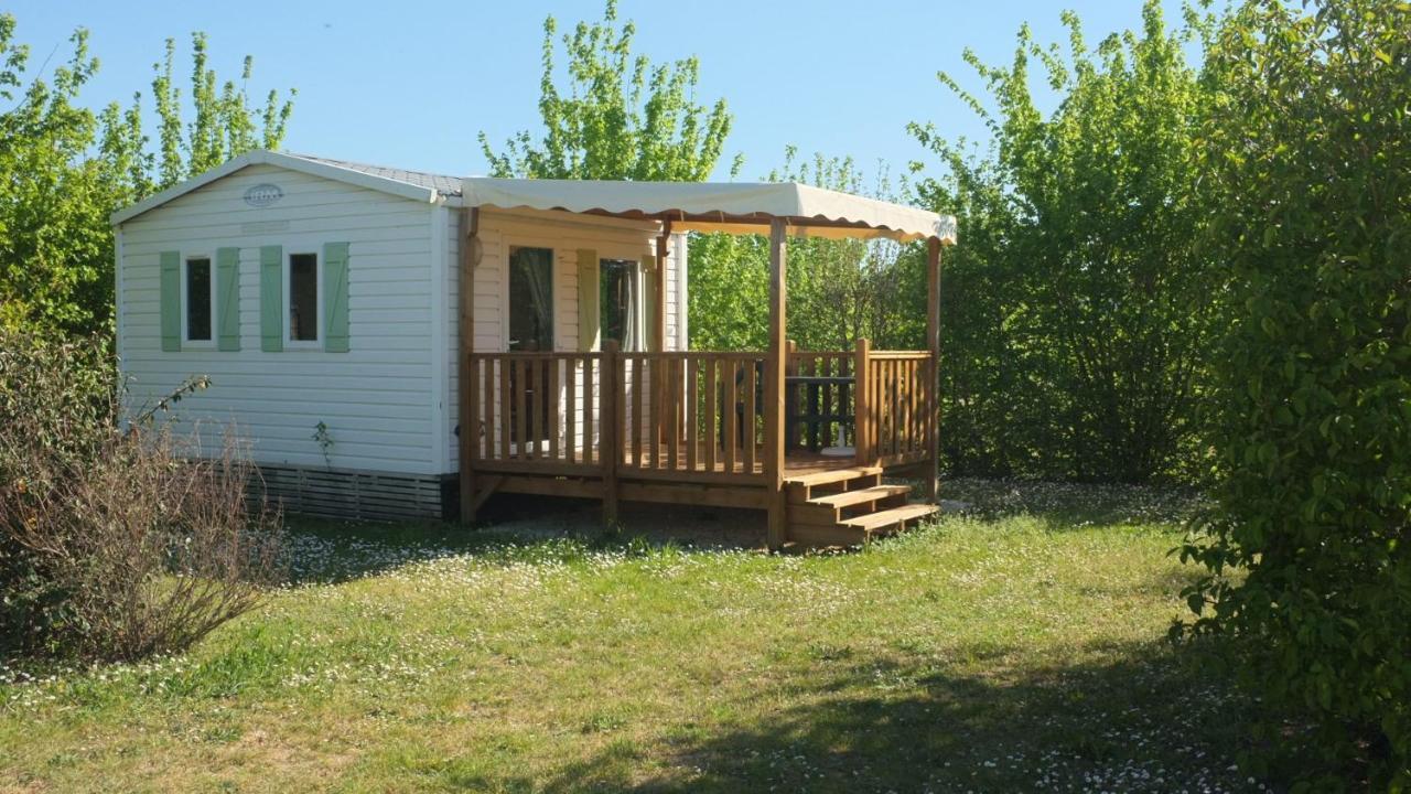 Camping Du Plan D'Eau **** Hotel Saint-Yrieix-sur-Charente Ngoại thất bức ảnh